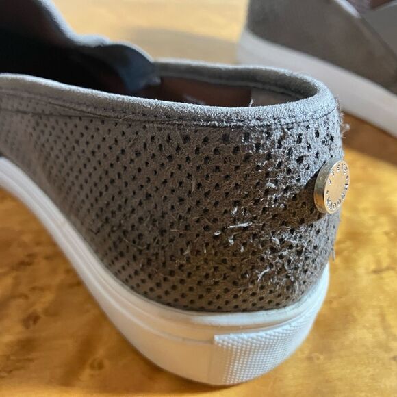 Steve Madden boat shoes, olive green, great condition size 6M - Picture 2 of 7